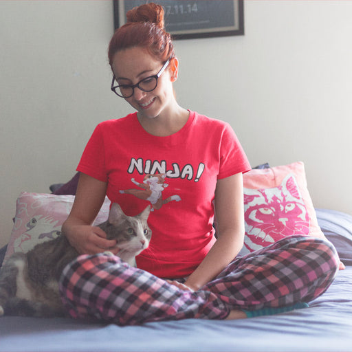 T-shirt rouge Parole de Chat avec illustration « Ninja »